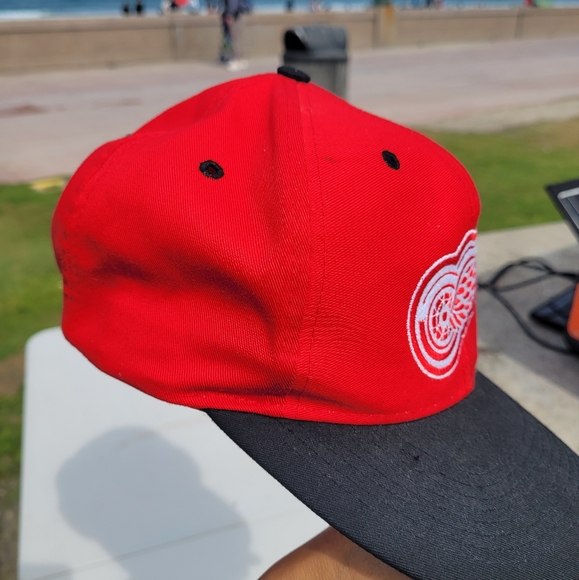 Logo 7 ~ Detroit Redwings Snapback (90's) - Picture 4 of 5